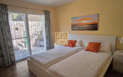 Красивая и просторная средиземноморская вилла с большими террасами.